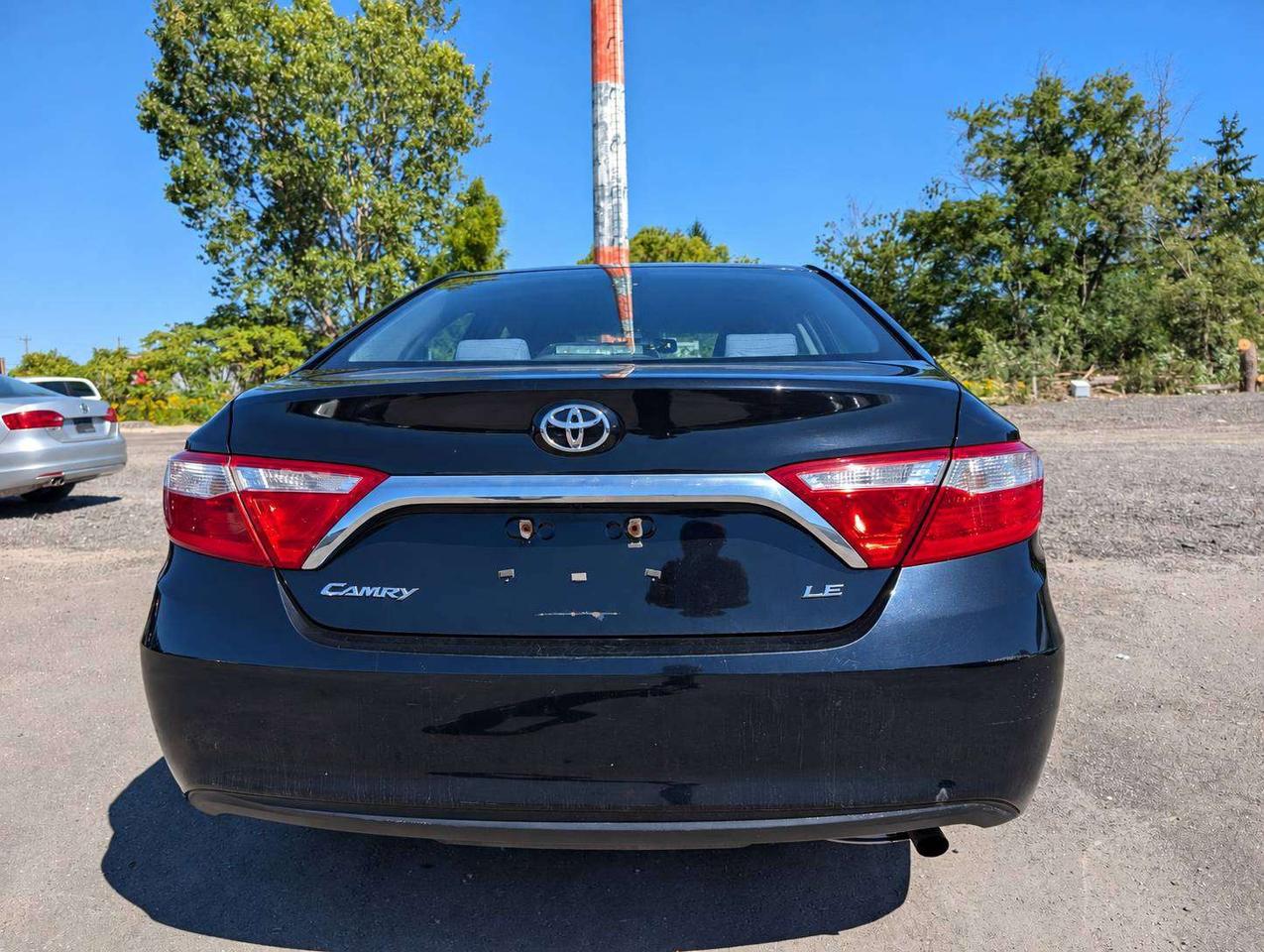 2016 Toyota Camry LE (No Accidents) Photo