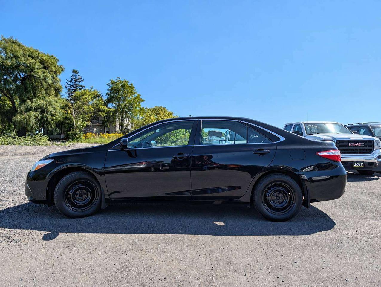 2016 Toyota Camry LE (No Accidents) Photo