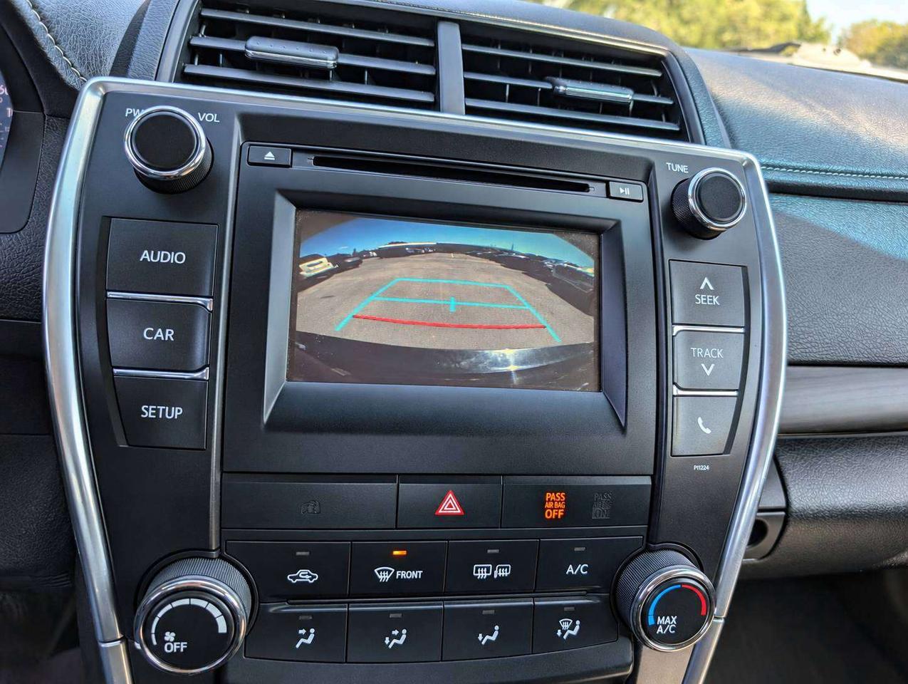 2016 Toyota Camry LE (No Accidents) Photo