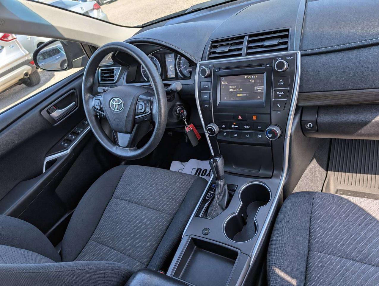 2016 Toyota Camry LE (No Accidents) Photo