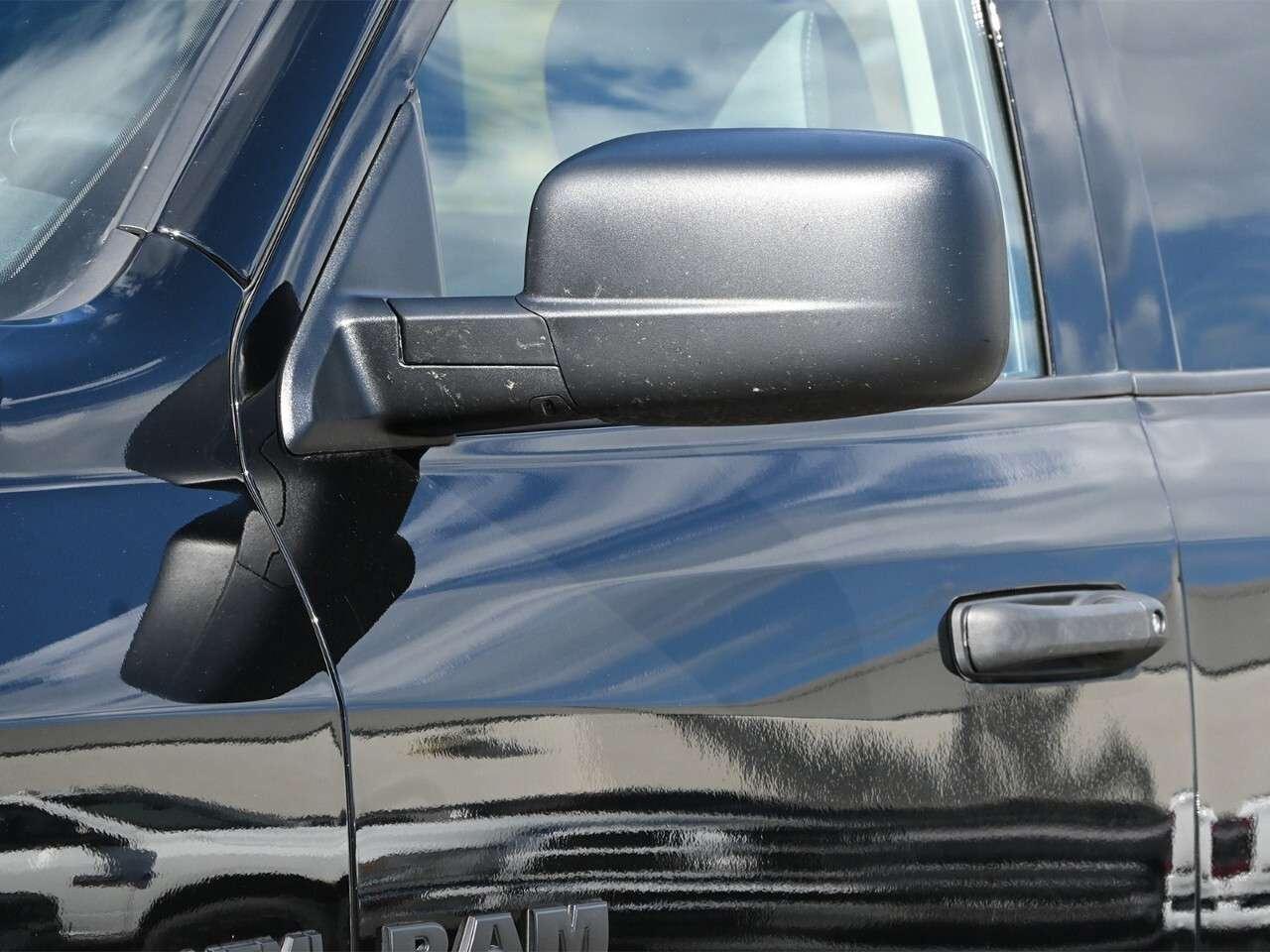 2023 RAM 1500 Express 4x4 Crew Cab 5'7 Box Photo