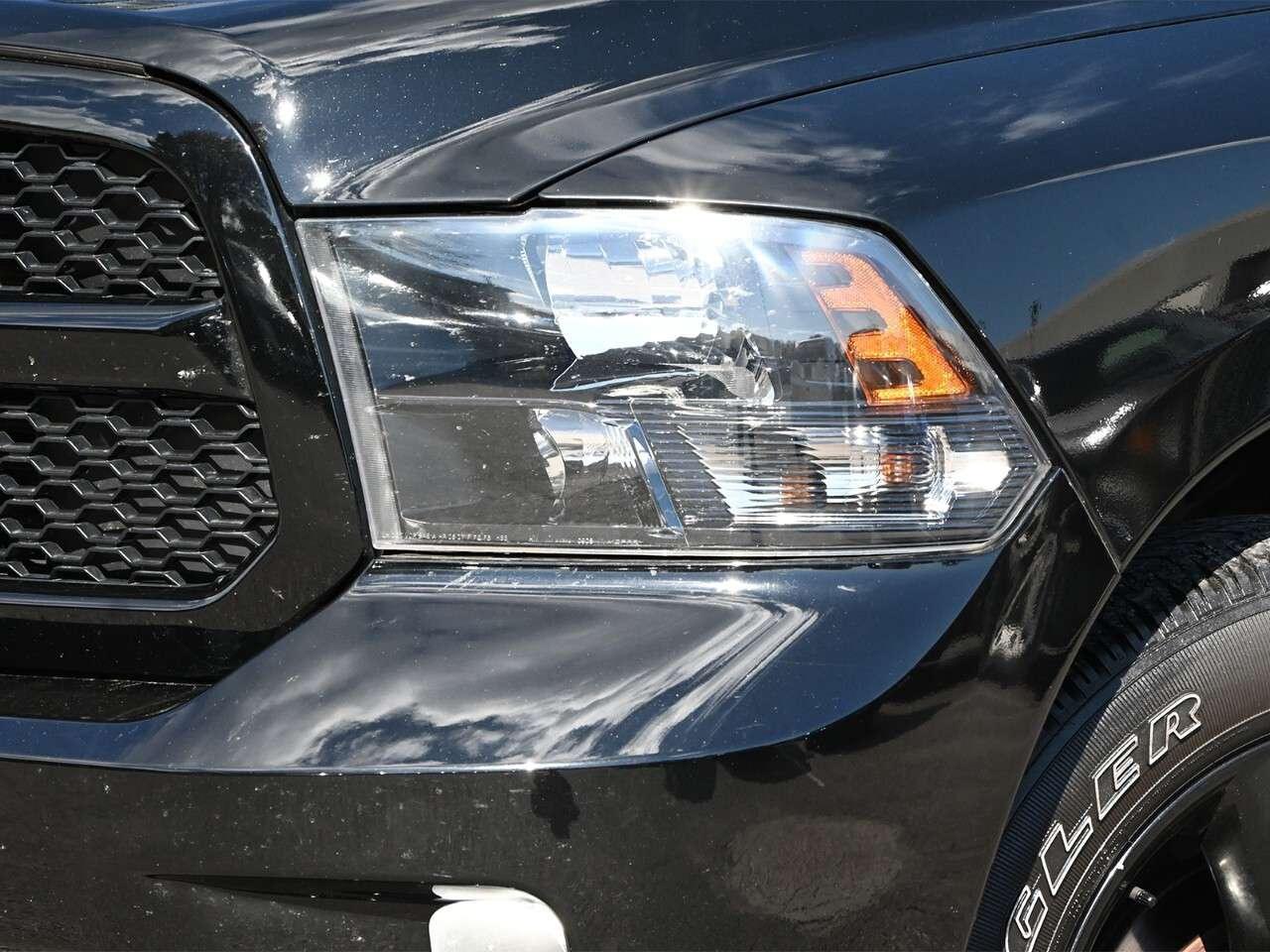 2023 RAM 1500 Express 4x4 Crew Cab 5'7 Box Photo