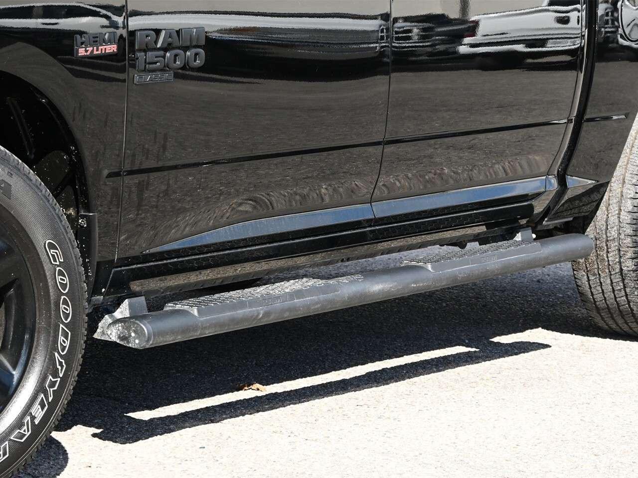 2023 RAM 1500 Express 4x4 Crew Cab 5'7 Box Photo