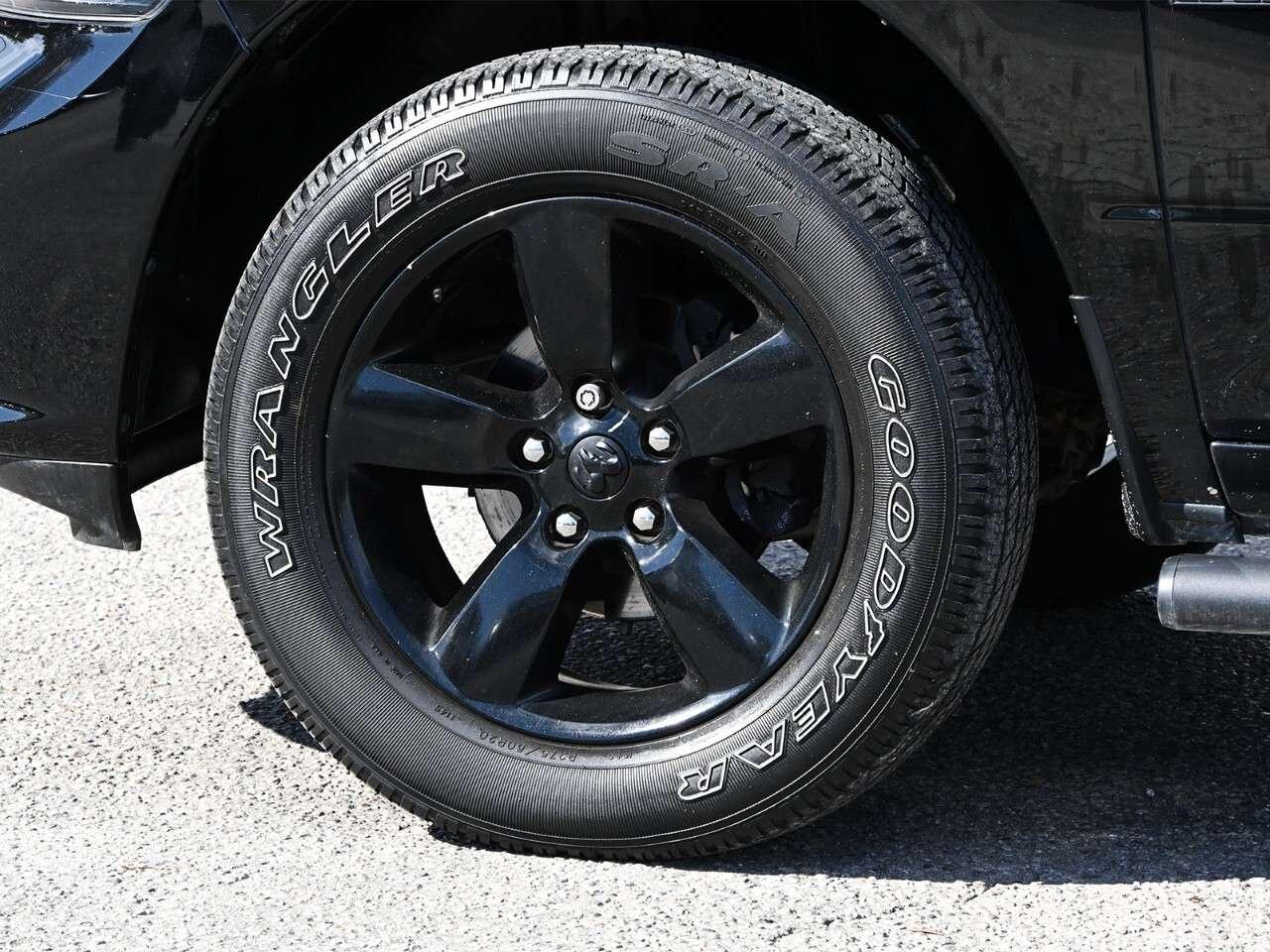 2023 RAM 1500 Express 4x4 Crew Cab 5'7 Box Photo