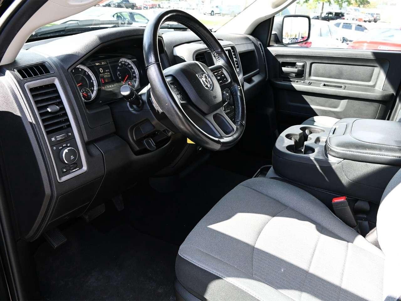 2023 RAM 1500 Express 4x4 Crew Cab 5'7 Box Photo