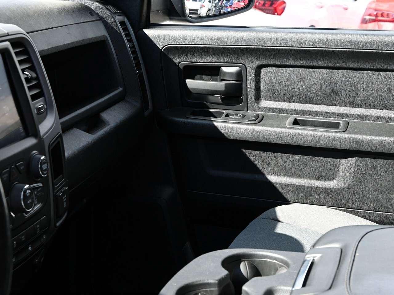 2023 RAM 1500 Express 4x4 Crew Cab 5'7 Box Photo