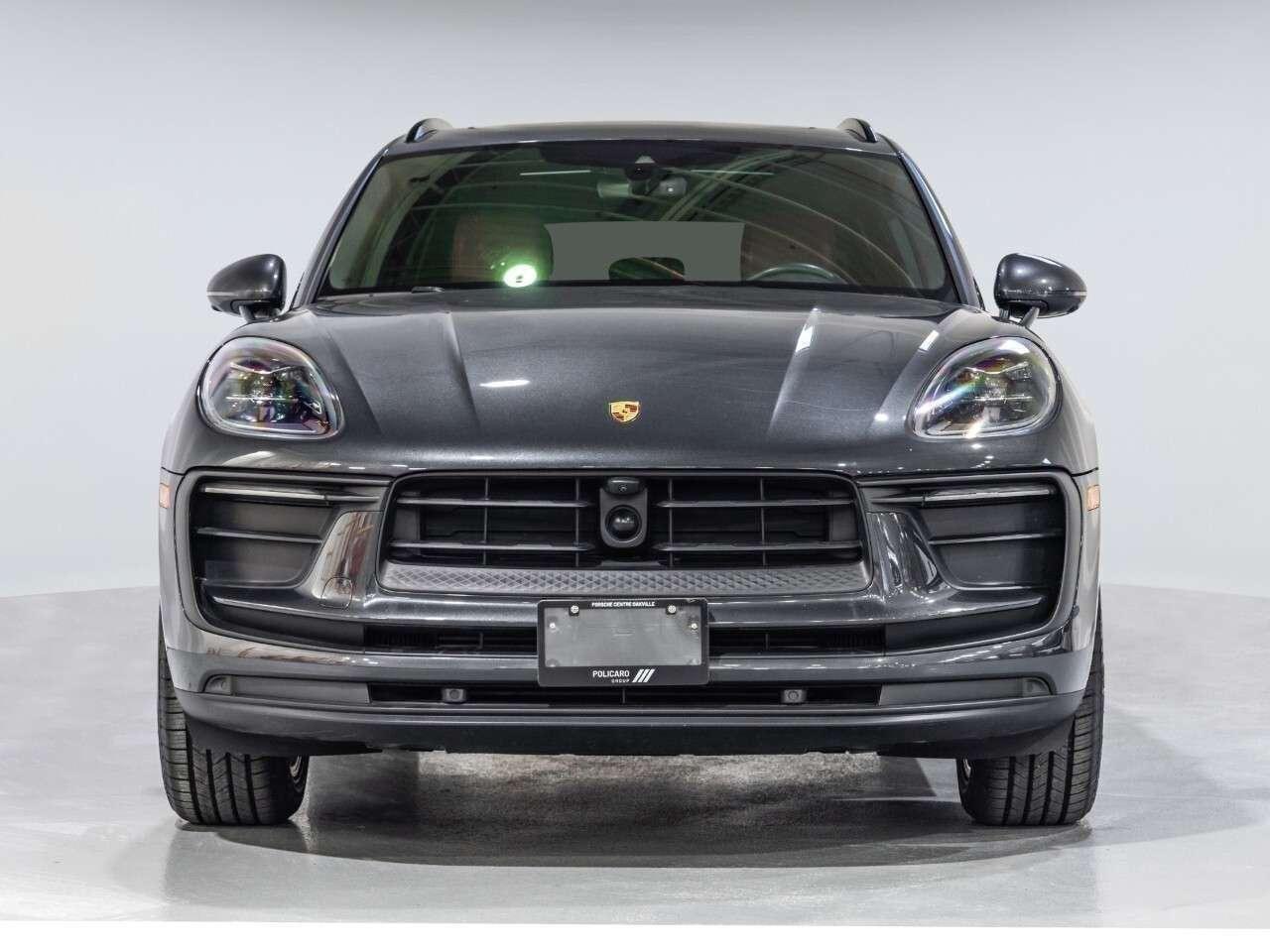 2023 Porsche Macan Macan Photo3
