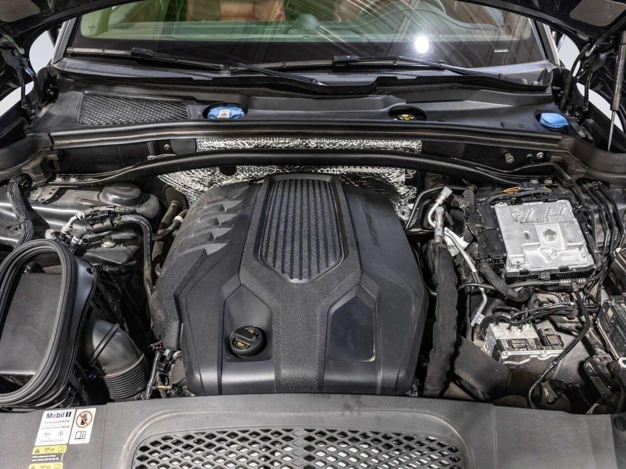 2023 Porsche Macan Macan Photo