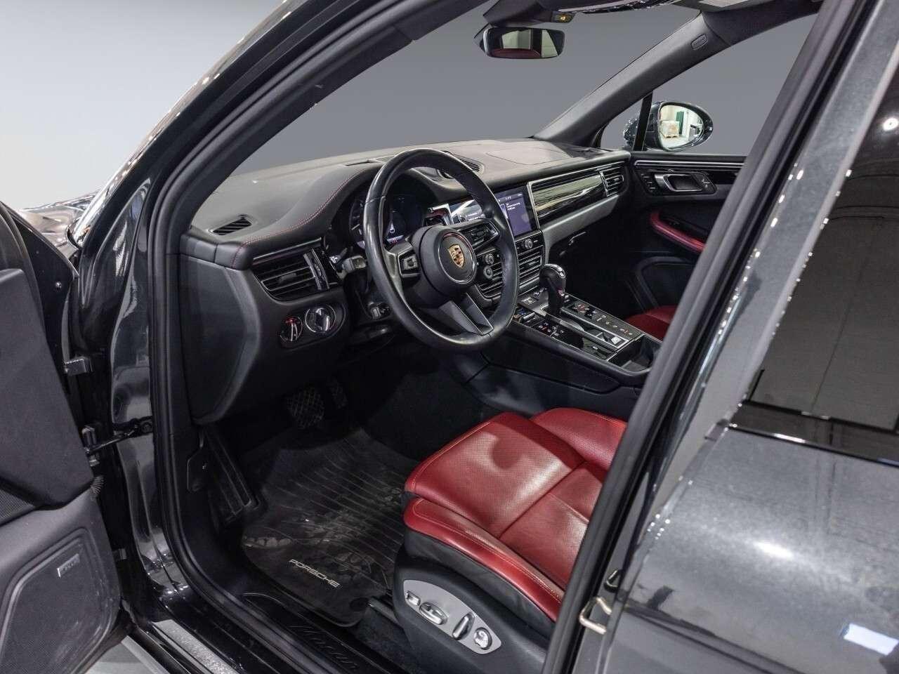 2023 Porsche Macan Macan Photo