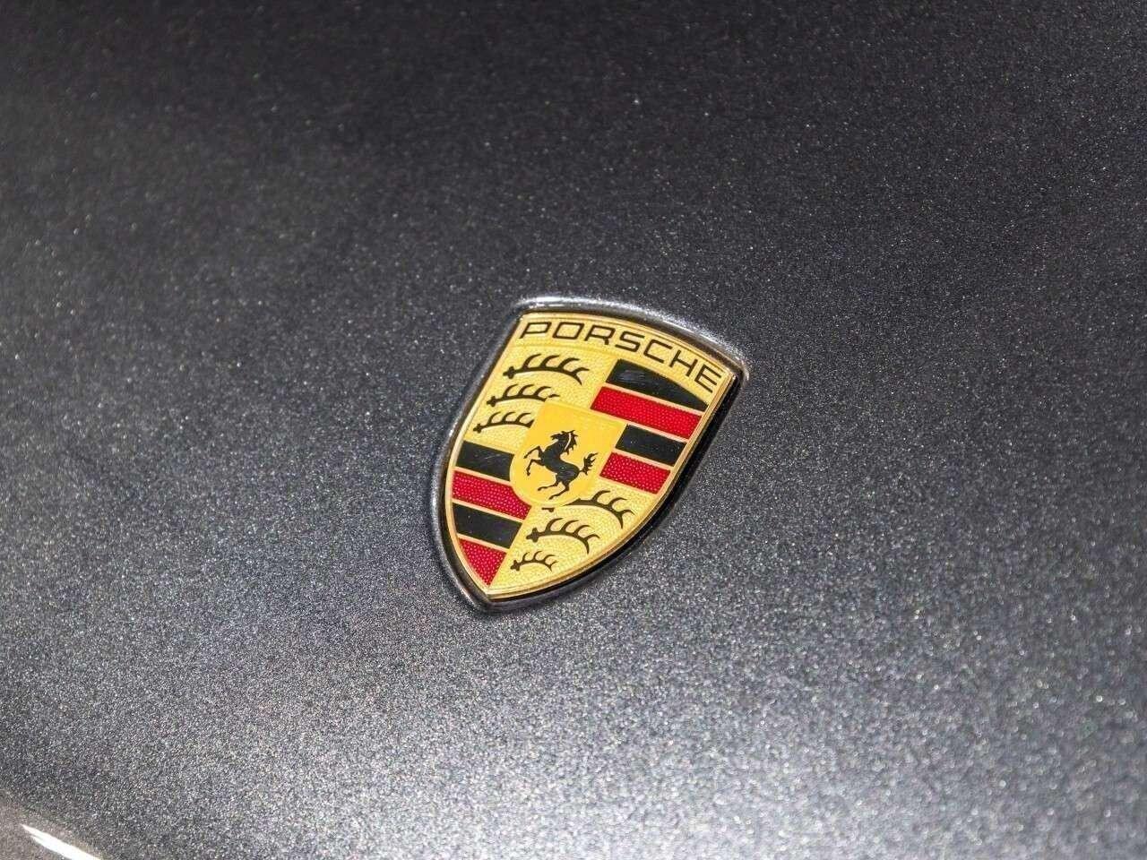 2023 Porsche Macan Macan Photo