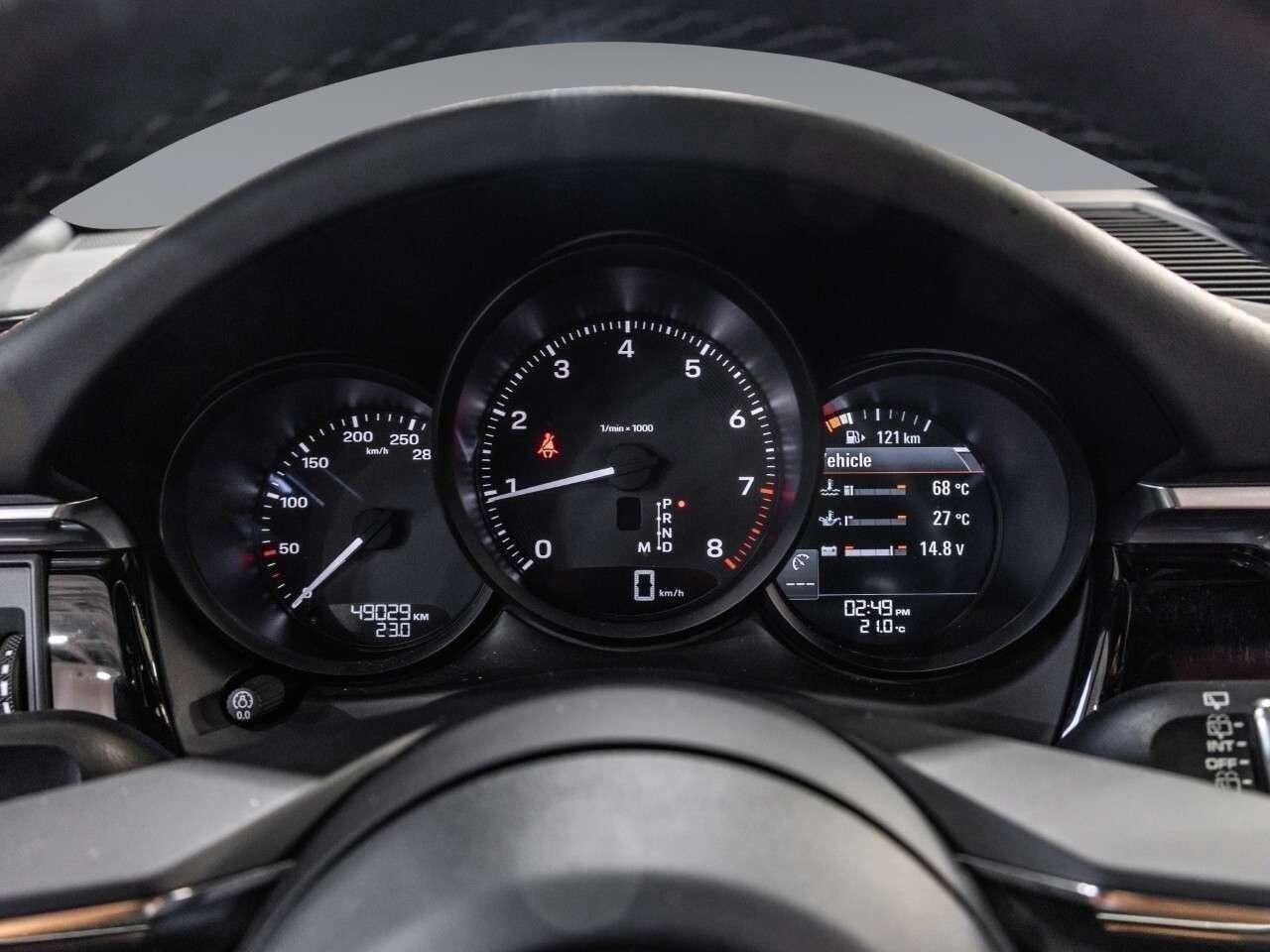 2023 Porsche Macan Macan Photo