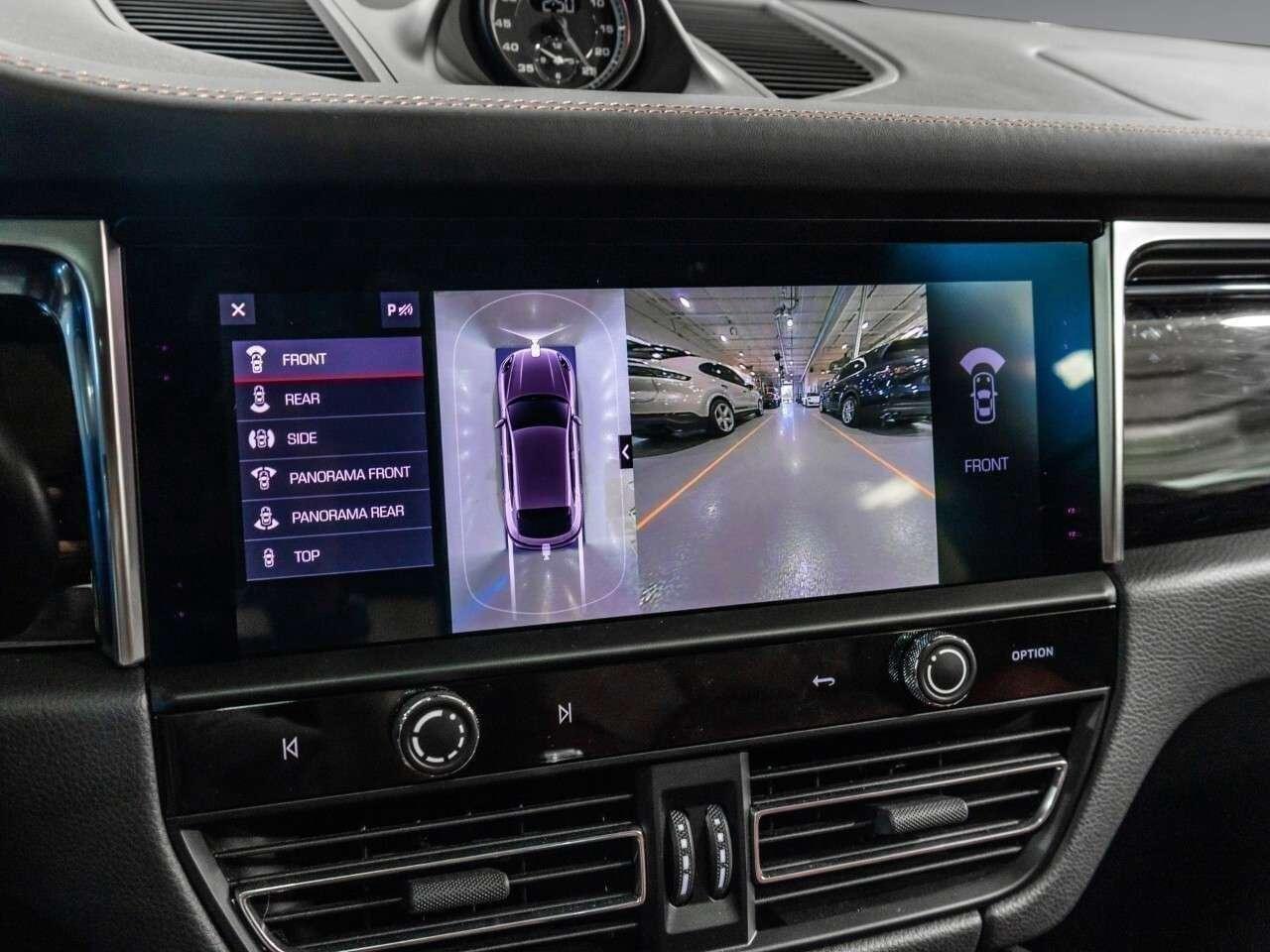 2023 Porsche Macan Macan Photo