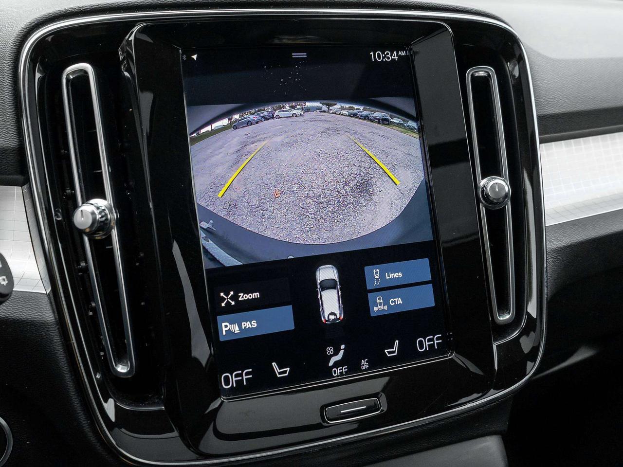 2022 Volvo XC40 MOMENTUM^Pano Roof^Navi^Premium Pack^fr 2.99%* Photo
