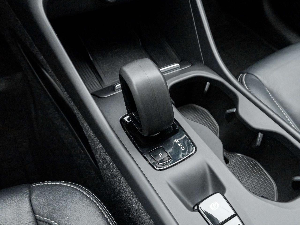 2022 Volvo XC40 MOMENTUM^Pano Roof^Navi^Premium Pack^fr 2.99%* Photo