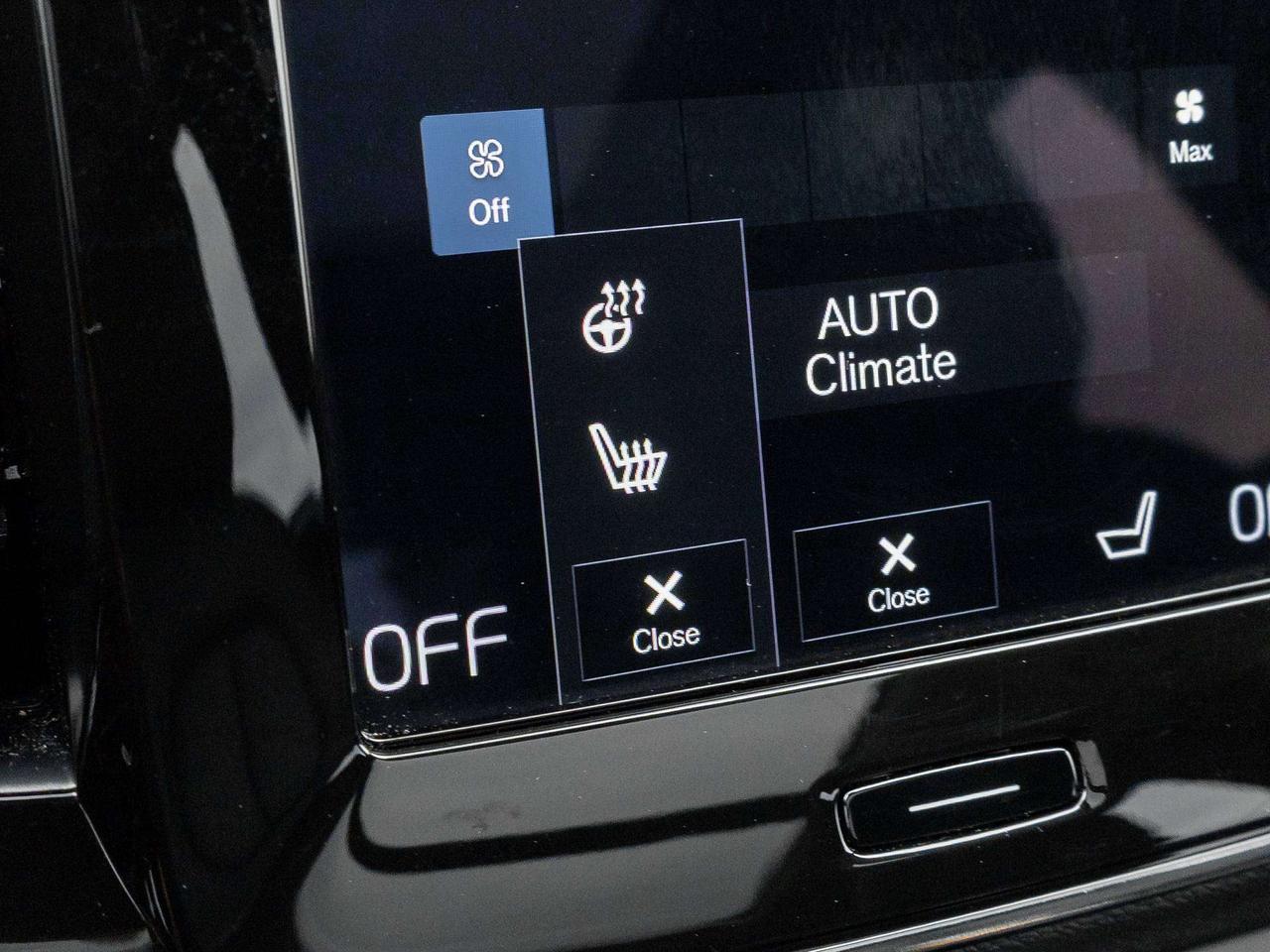 2022 Volvo XC40 MOMENTUM^Pano Roof^Navi^Premium Pack^fr 2.99%* Photo