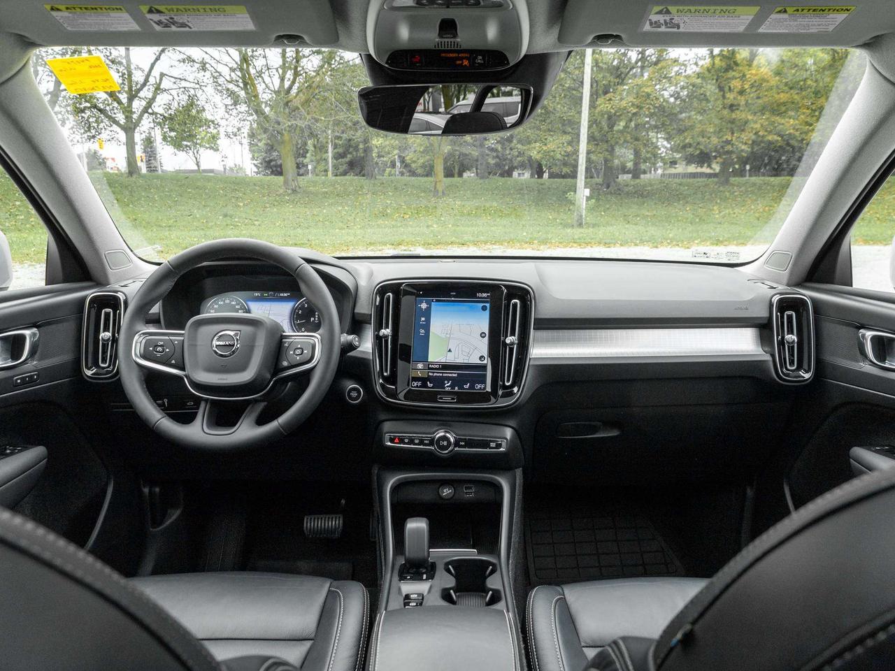 2022 Volvo XC40 MOMENTUM^Pano Roof^Navi^Premium Pack^fr 2.99%* Photo