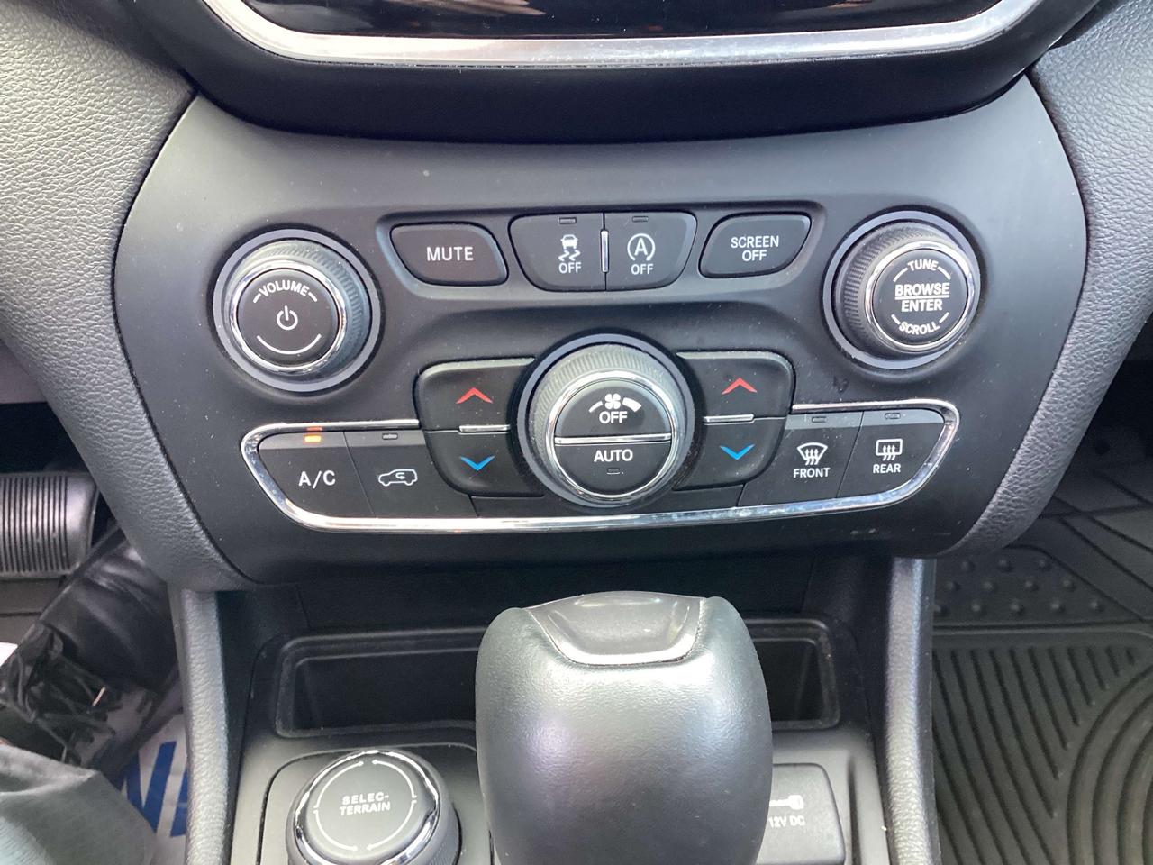 2020 Jeep Cherokee Limited Photo