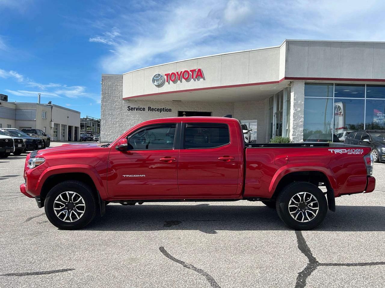 2022 Toyota Tacoma TRD Sport   ONE OWNER Photo5