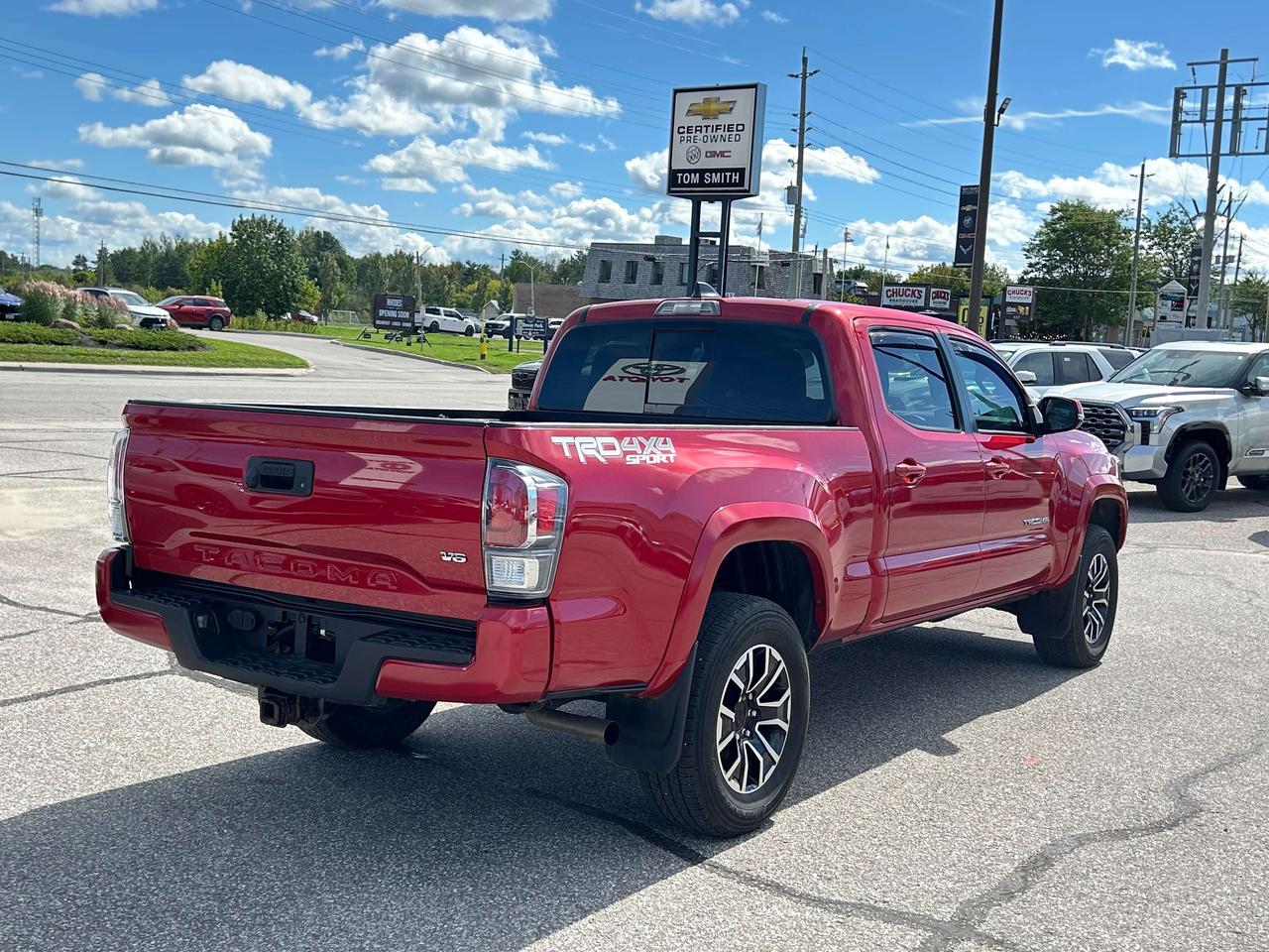 2022 Toyota Tacoma TRD Sport   ONE OWNER Photo4