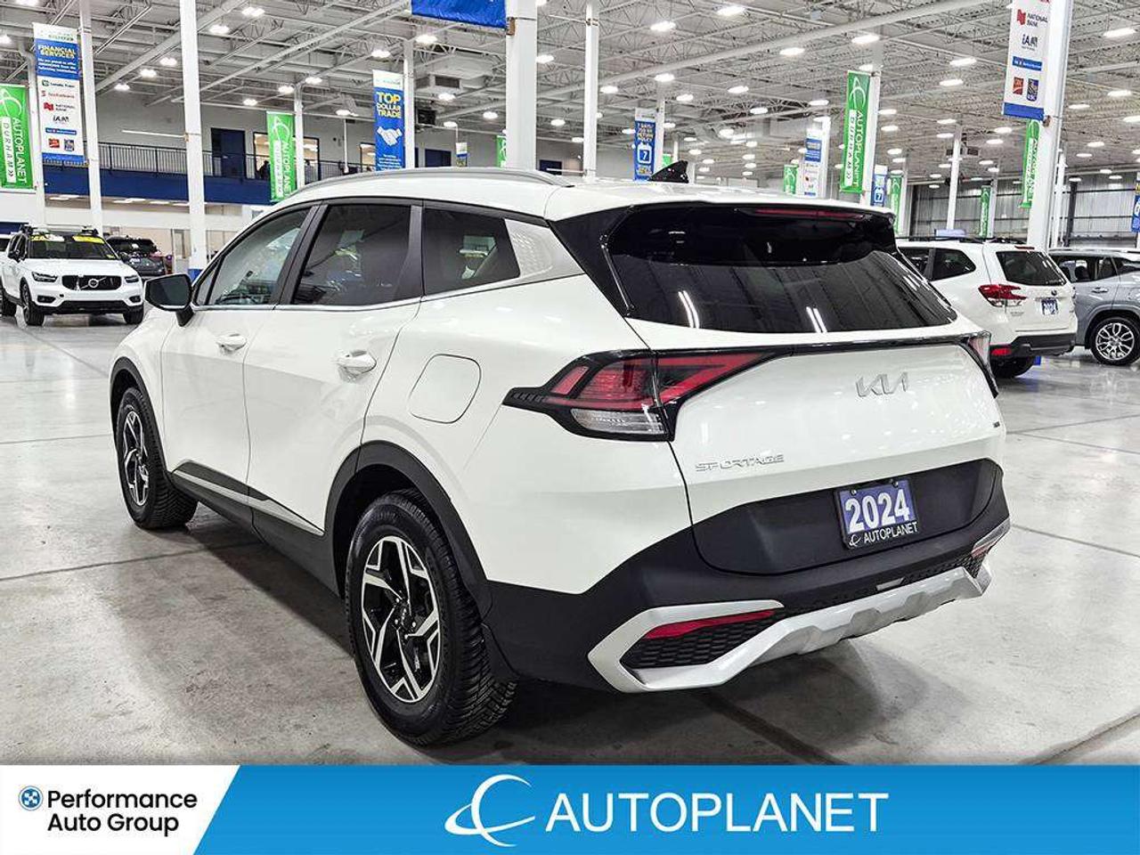 2024 Kia Sportage LX, Back Up Cam, Android Auto, Heate Seats! Photo