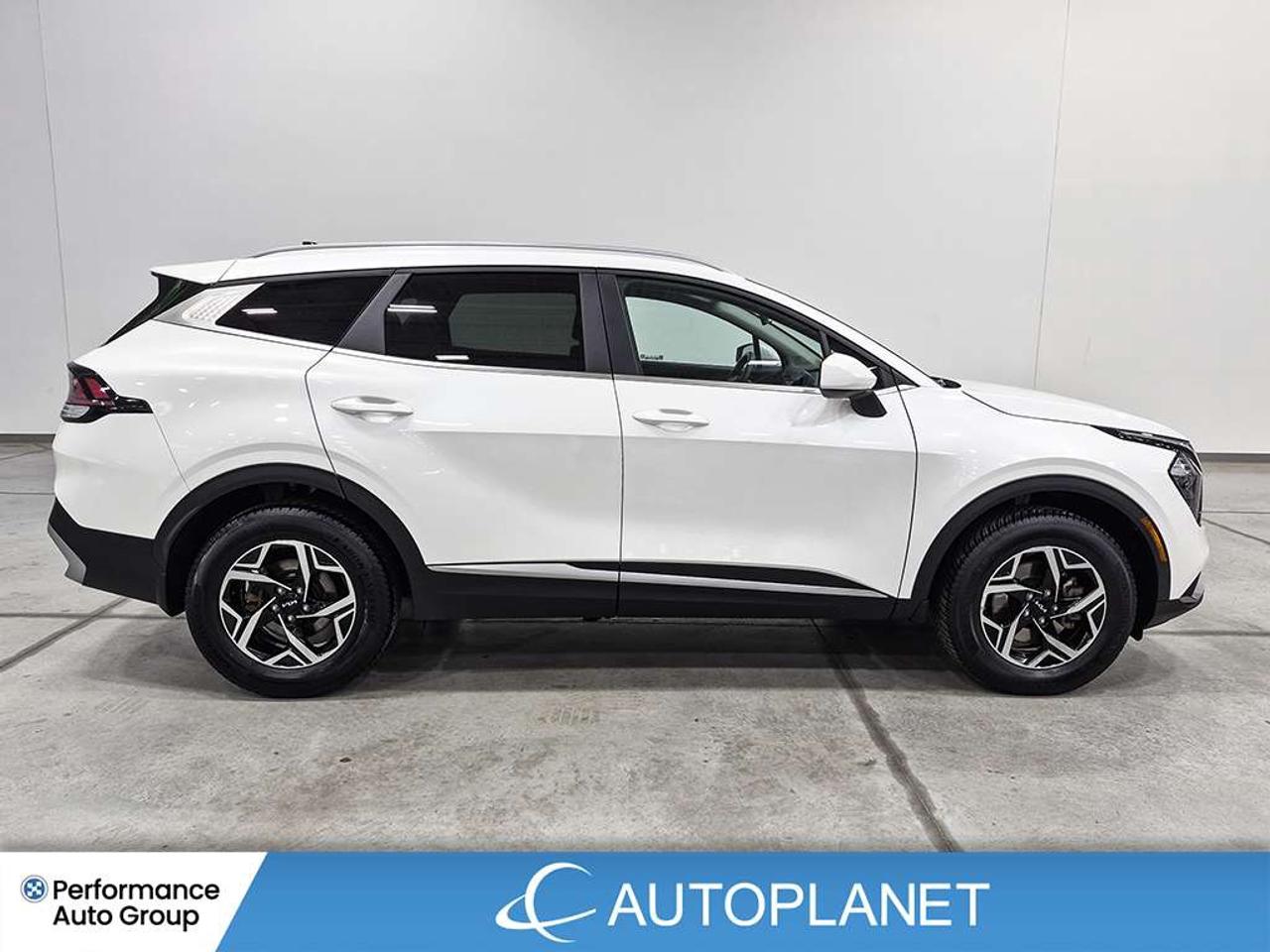 2024 Kia Sportage LX, Back Up Cam, Android Auto, Heate Seats! Photo