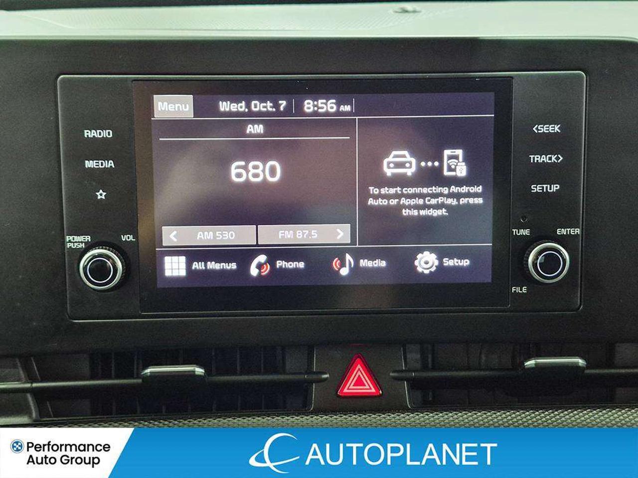 2024 Kia Sportage LX, Back Up Cam, Android Auto, Heate Seats! Photo