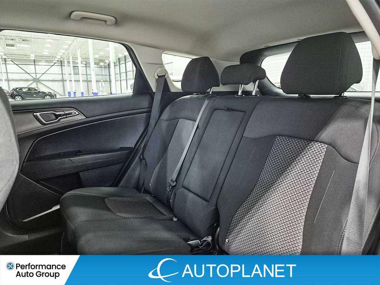 2024 Kia Sportage LX, Back Up Cam, Android Auto, Heate Seats! Photo