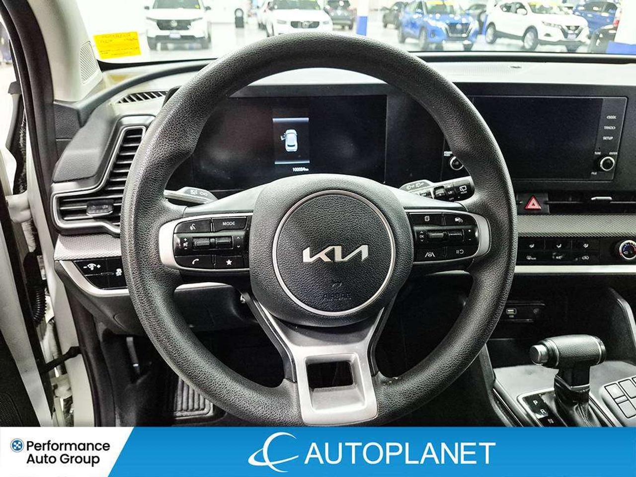 2024 Kia Sportage LX, Back Up Cam, Android Auto, Heate Seats! Photo