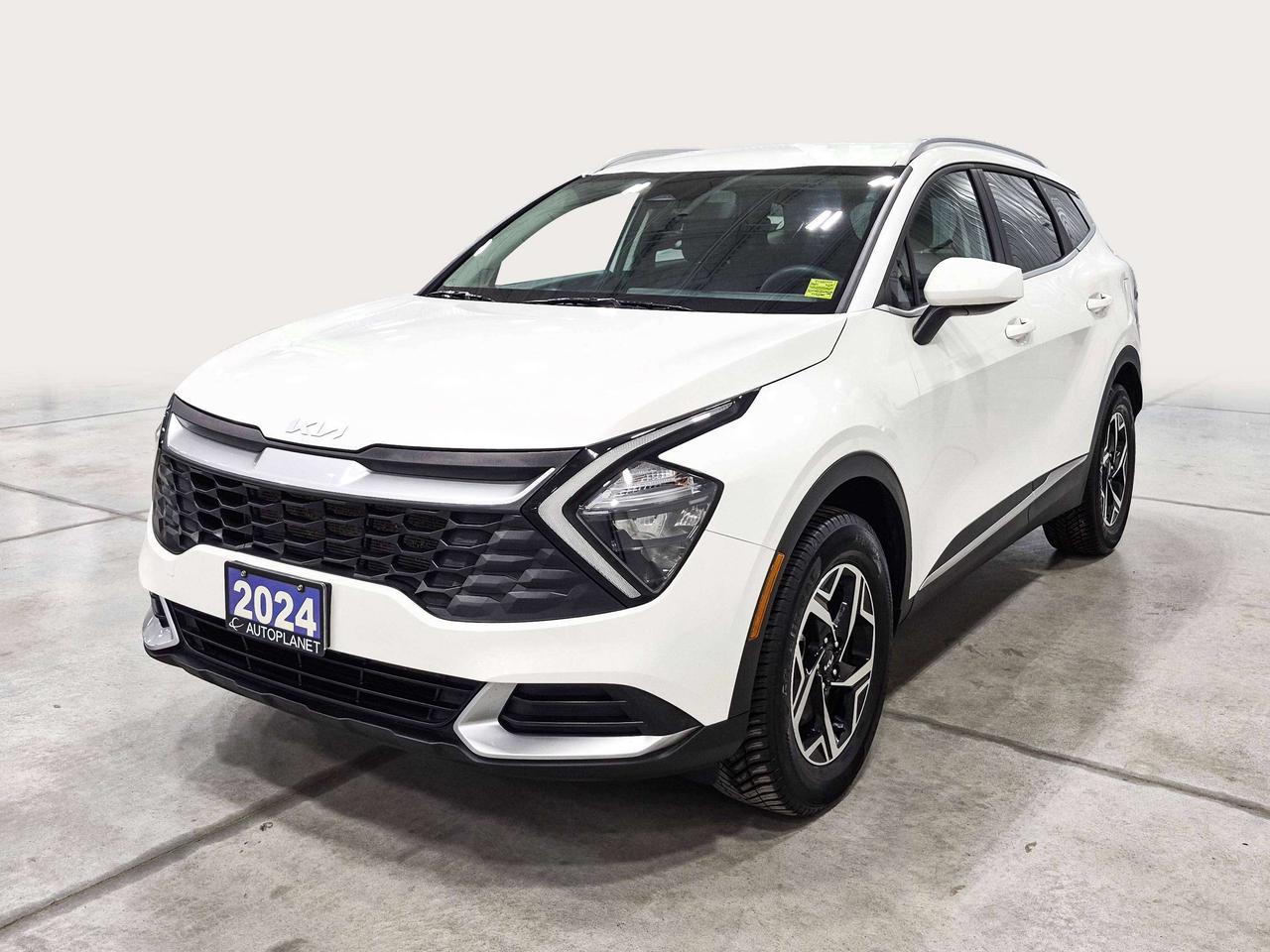 2024 Kia Sportage LX, Back Up Cam, Android Auto, Heate Seats! Photo