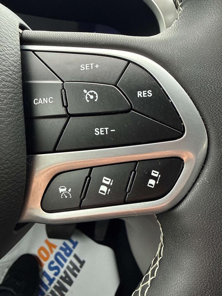 2024 Chrysler Pacifica Touring-L Photo