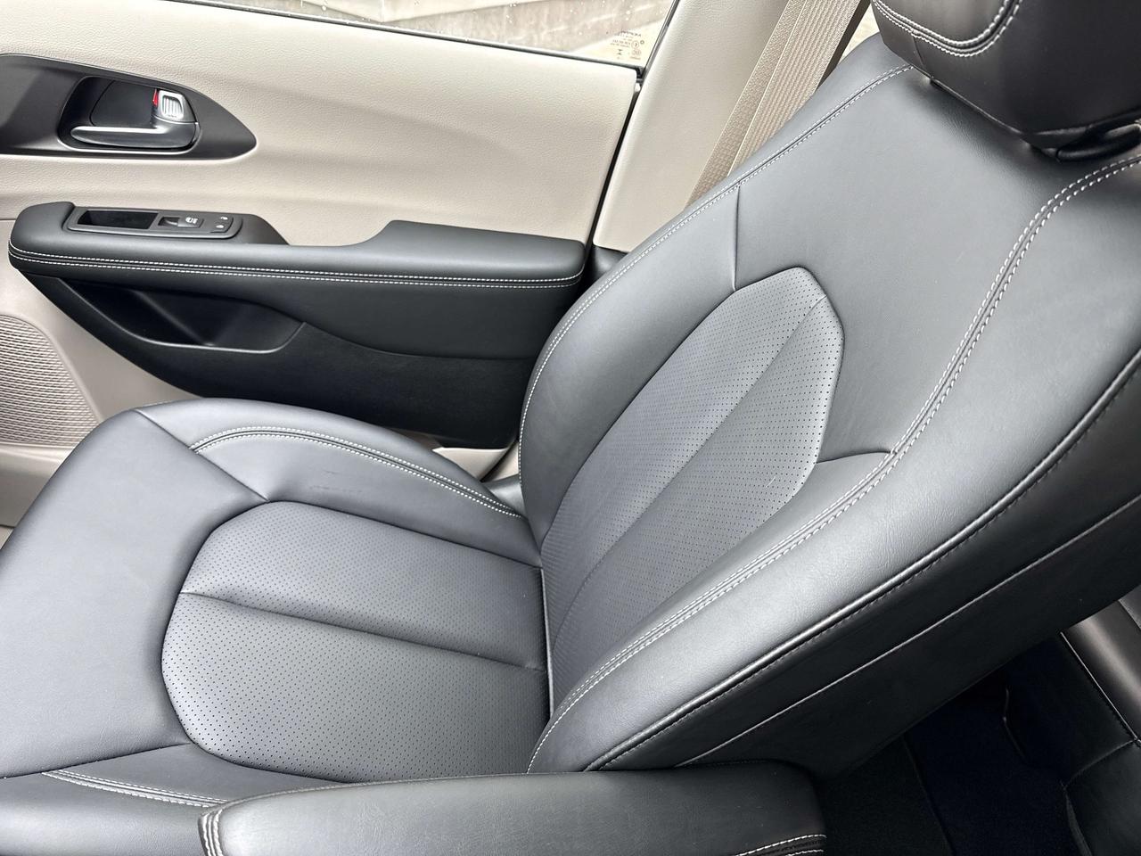 2024 Chrysler Pacifica Touring-L Photo