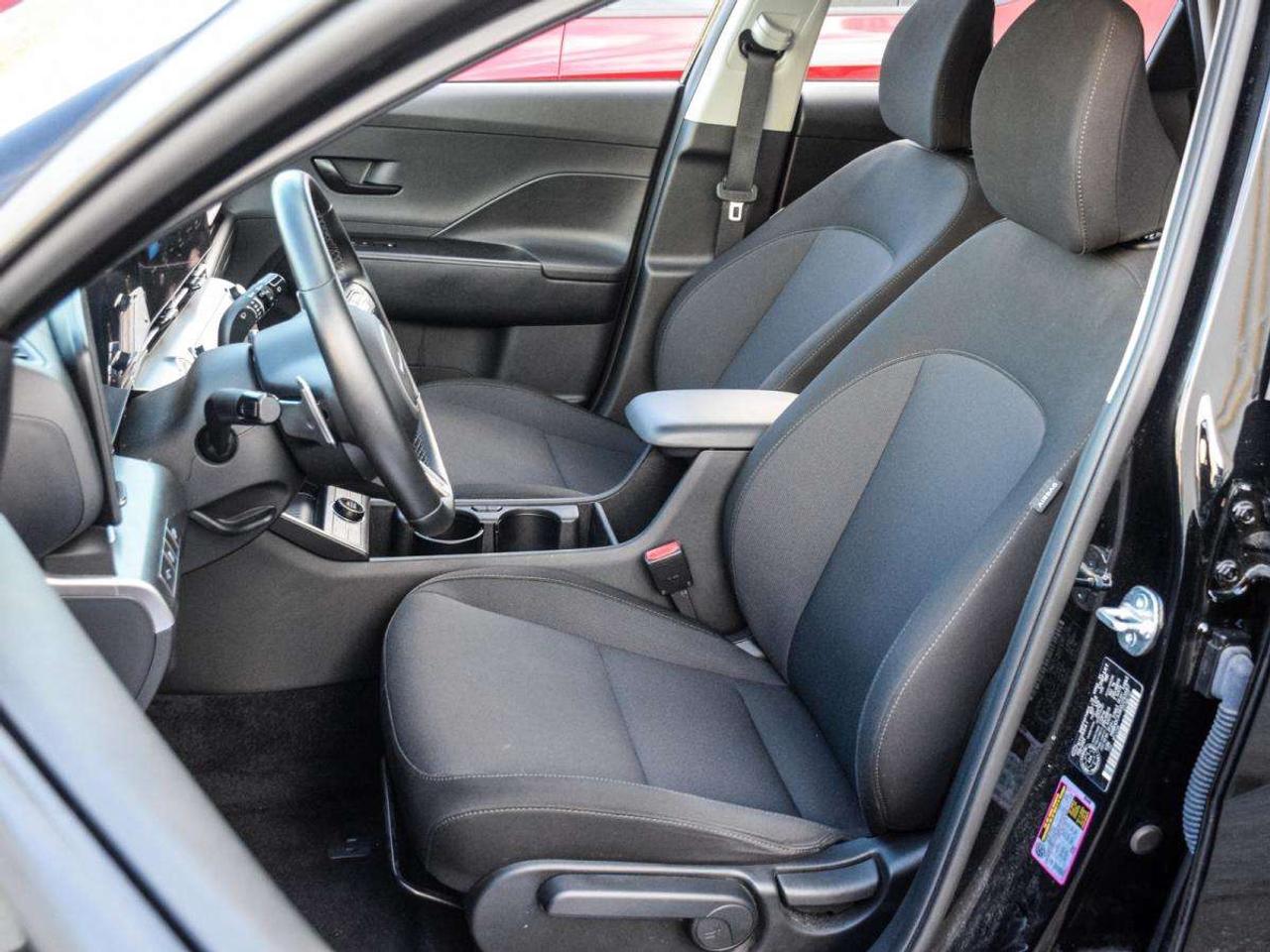 2025 Hyundai KONA 1.6T SPORT   1owner, No Accidents, LOW KMS Photo