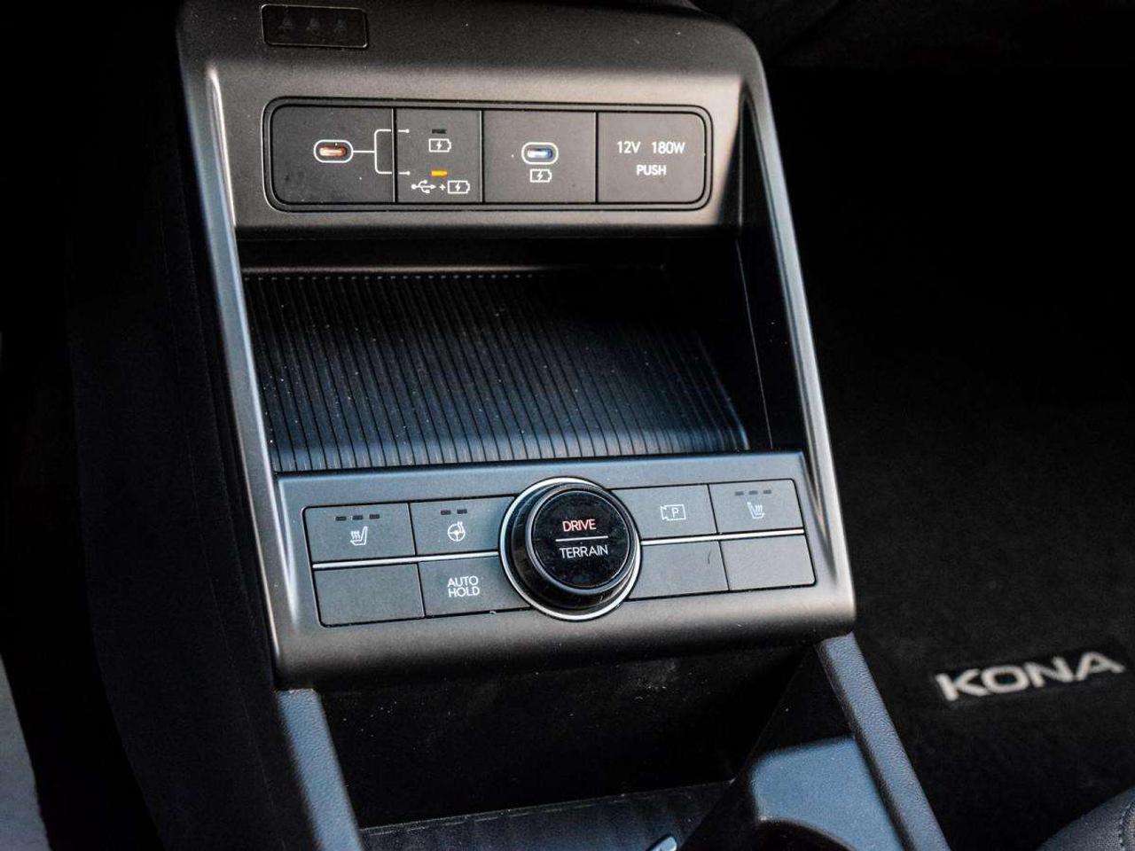 2025 Hyundai KONA 1.6T SPORT   1owner, No Accidents, LOW KMS Photo