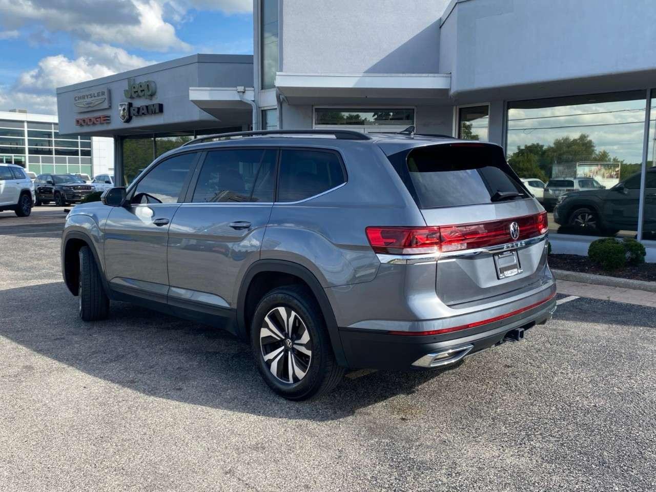 2024 Volkswagen Atlas Comfortline 2.0 TSI 4MOTION Photo2