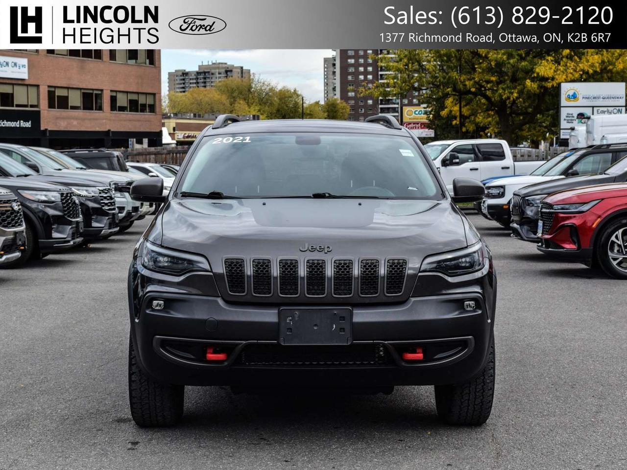 2021 Jeep Cherokee Trailhawk Photo