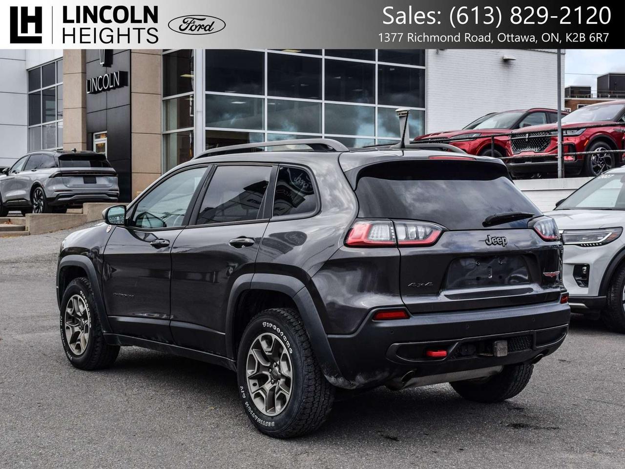2021 Jeep Cherokee Trailhawk Photo