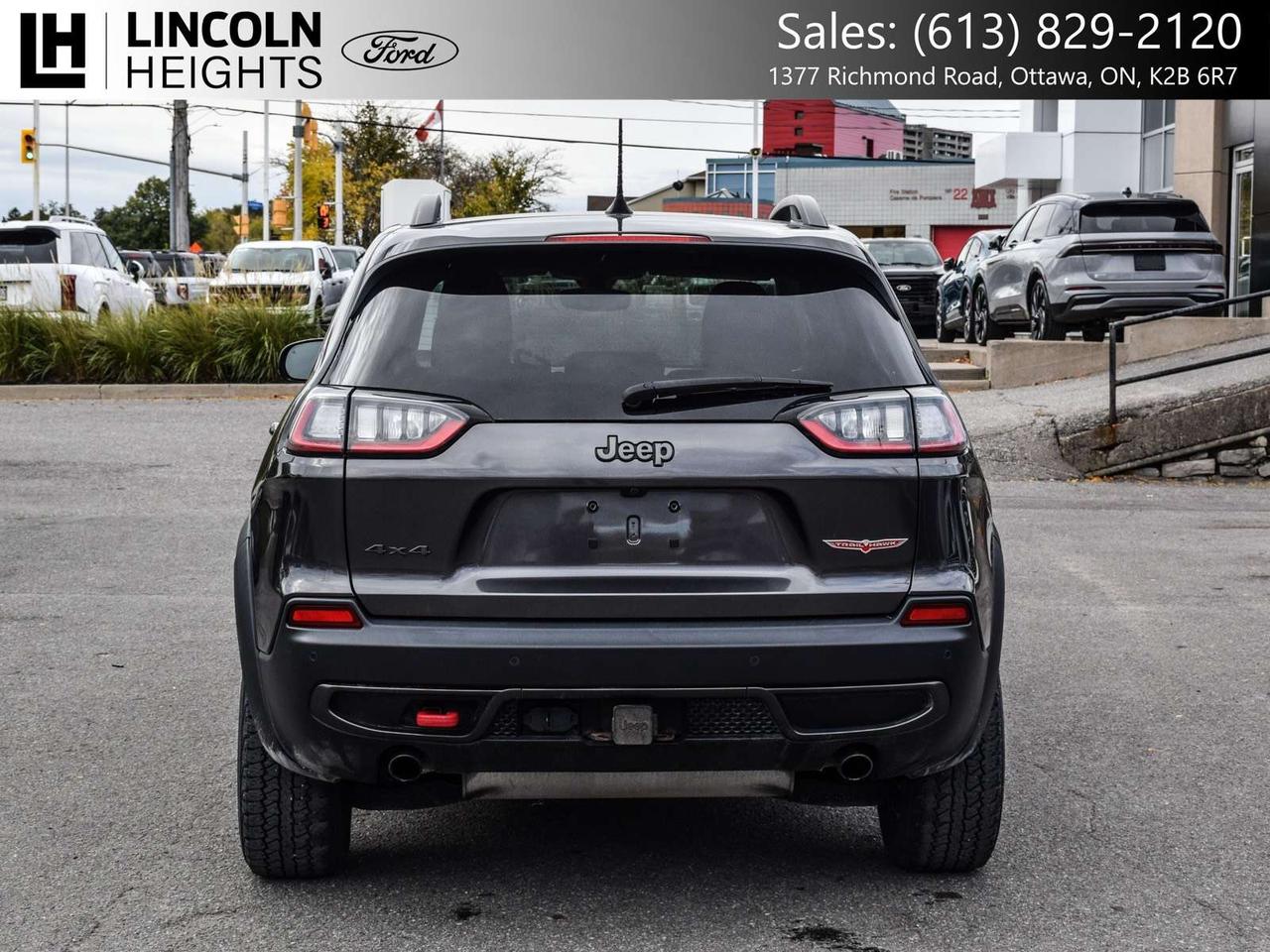2021 Jeep Cherokee Trailhawk Photo