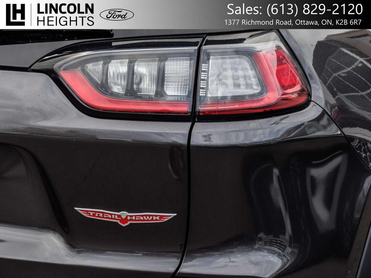 2021 Jeep Cherokee Trailhawk Photo