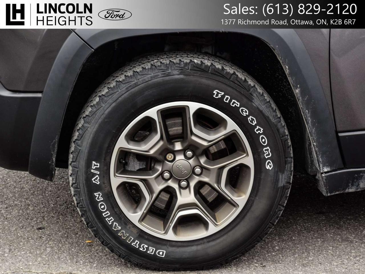 2021 Jeep Cherokee Trailhawk Photo