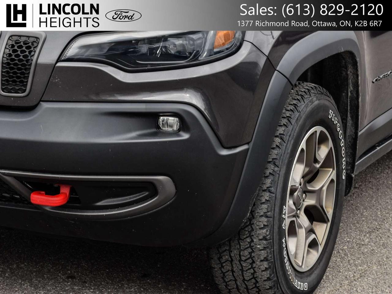 2021 Jeep Cherokee Trailhawk Photo