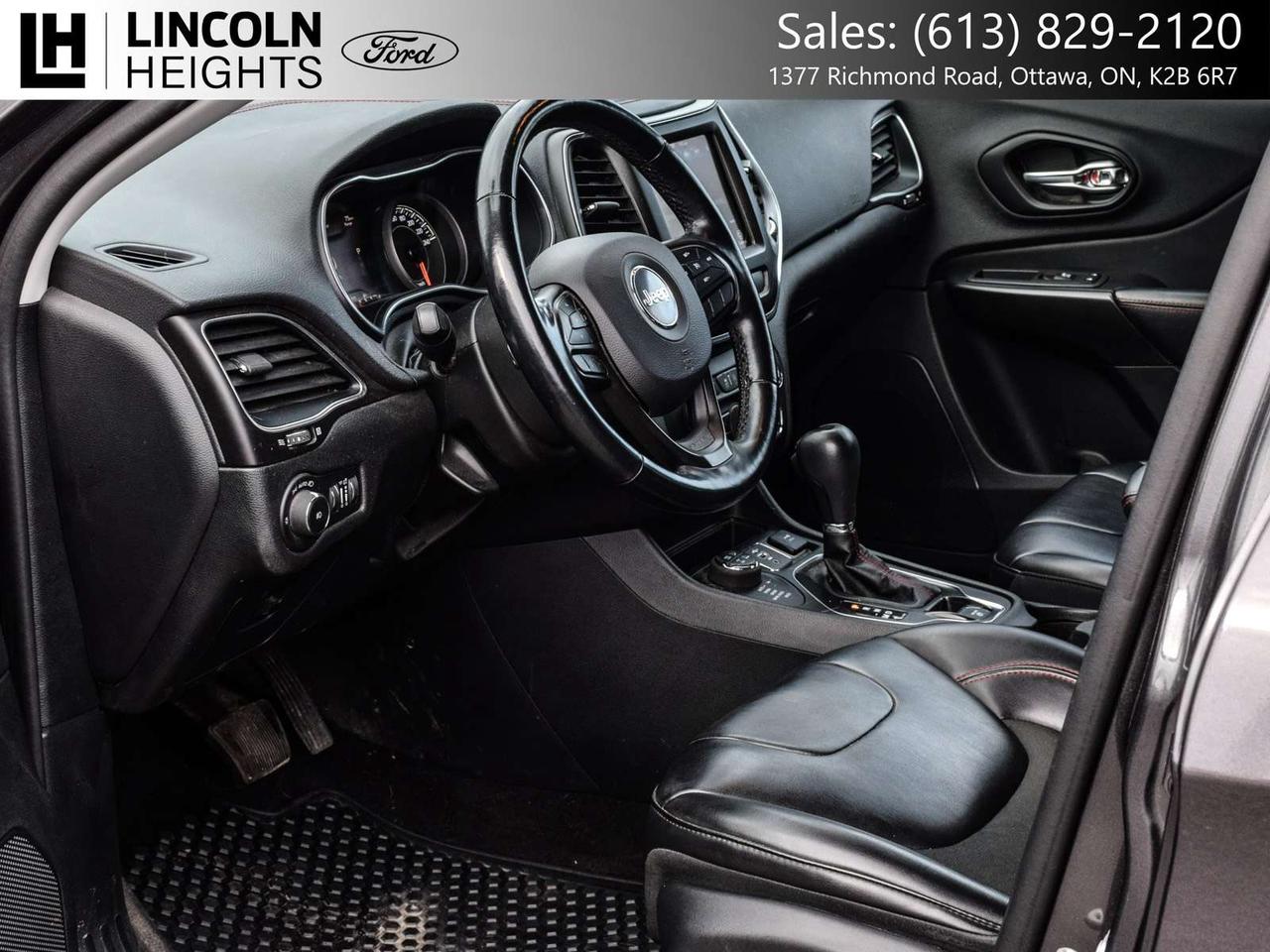2021 Jeep Cherokee Trailhawk Photo