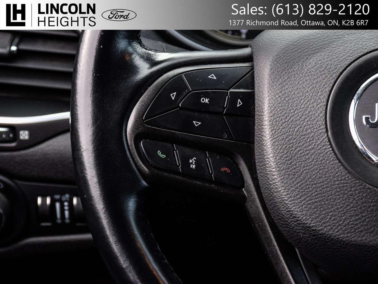 2021 Jeep Cherokee Trailhawk Photo