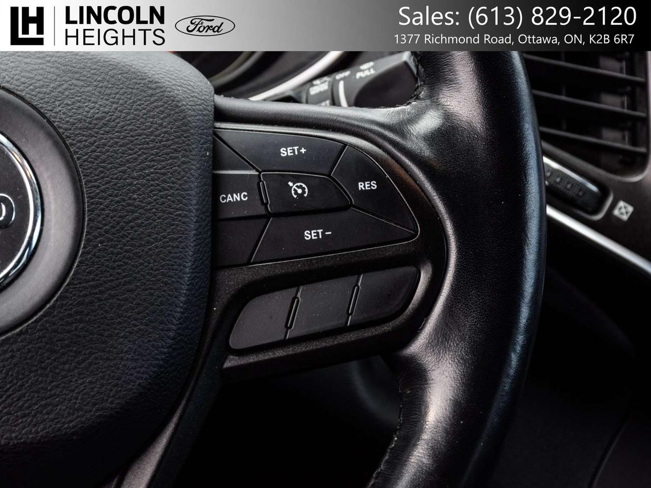 2021 Jeep Cherokee Trailhawk Photo