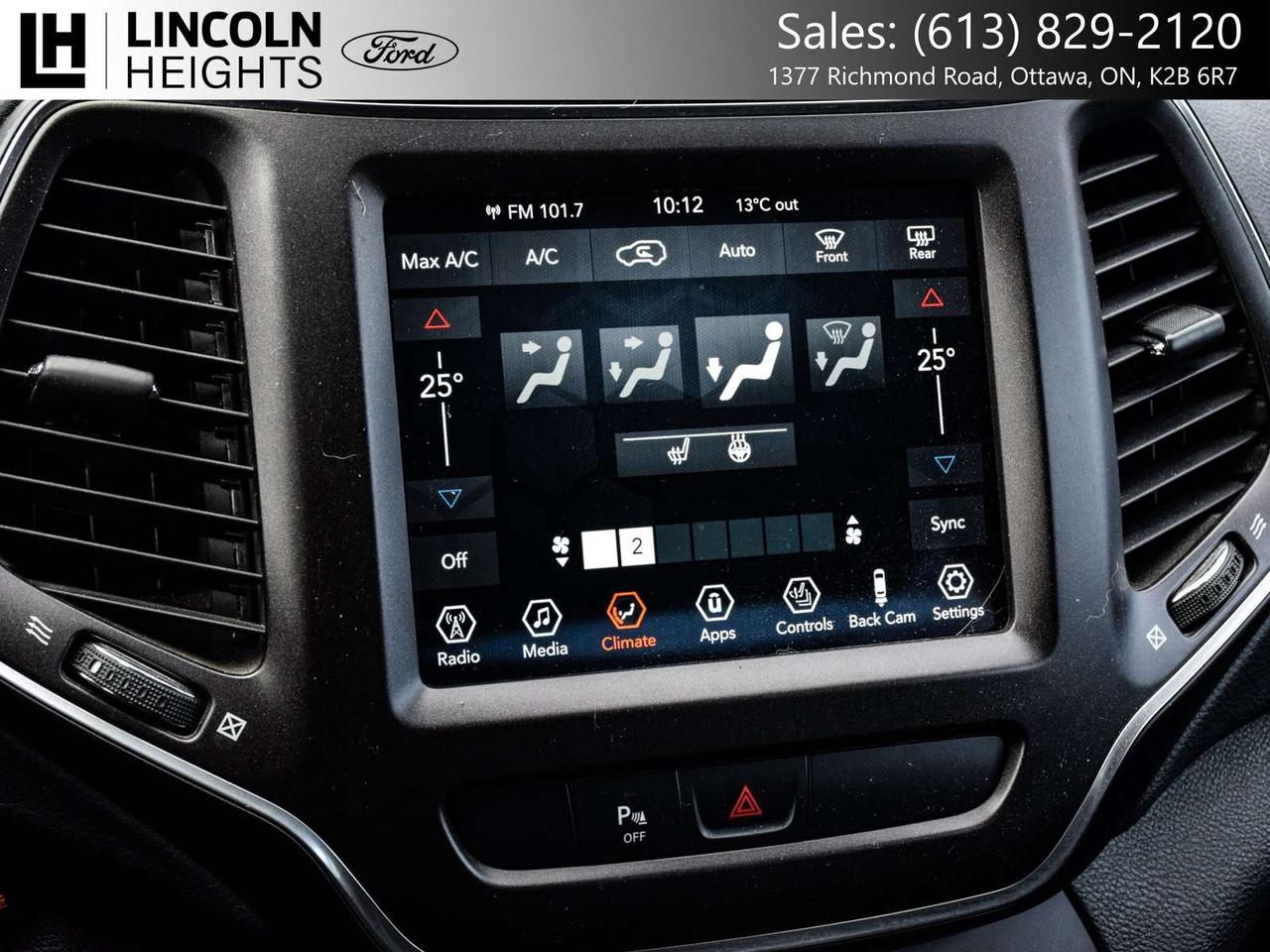 2021 Jeep Cherokee Trailhawk Photo
