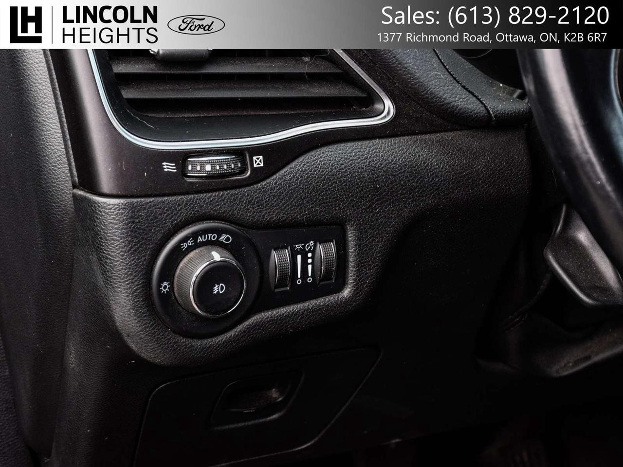 2021 Jeep Cherokee Trailhawk Photo