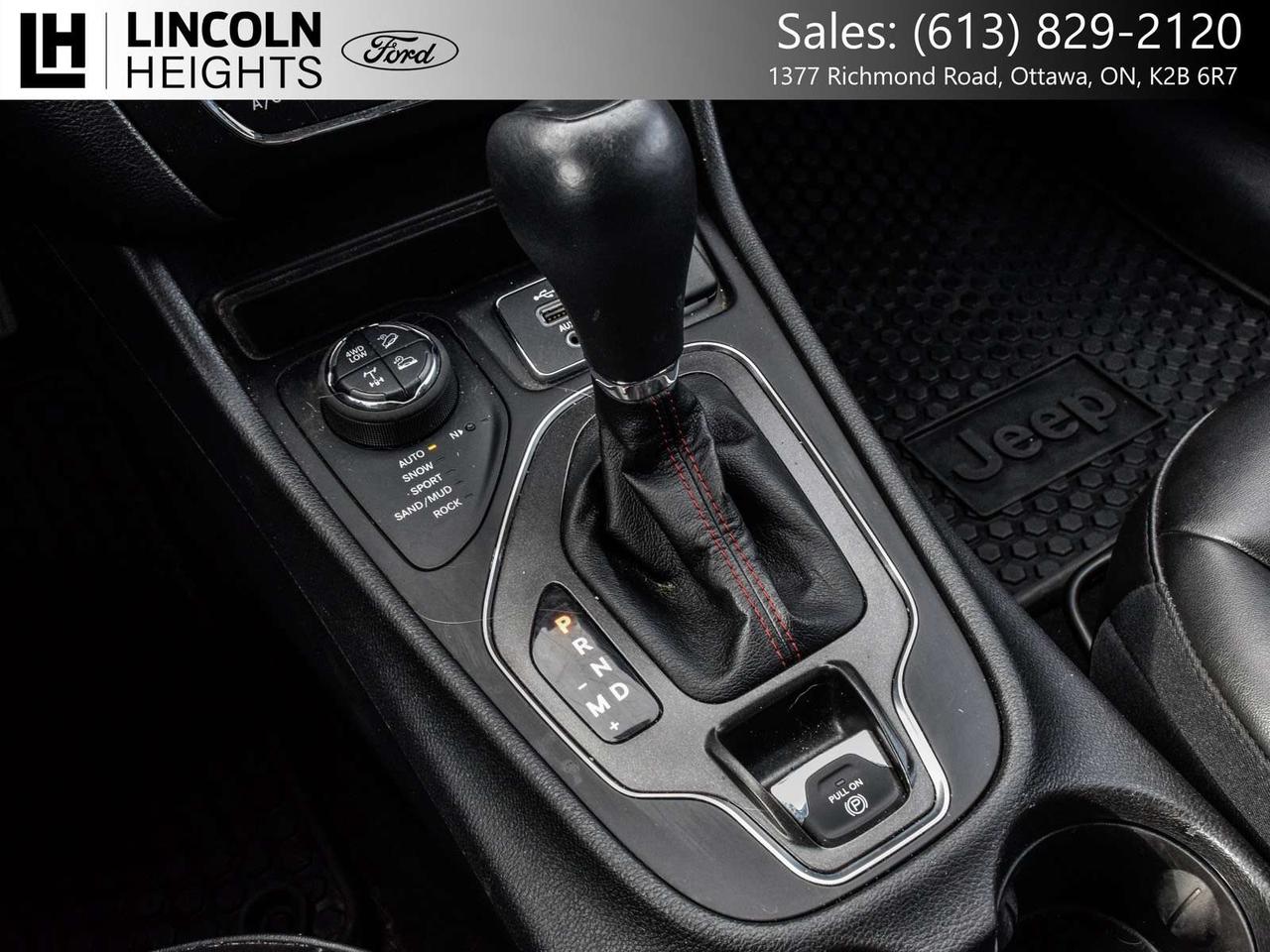 2021 Jeep Cherokee Trailhawk Photo