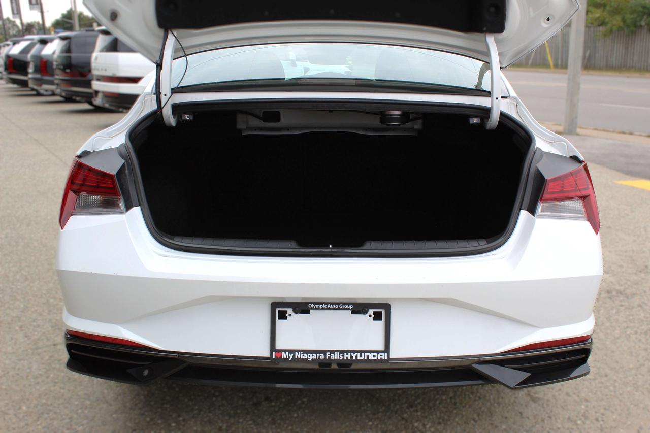 2023 Hyundai Elantra Luxury Photo4