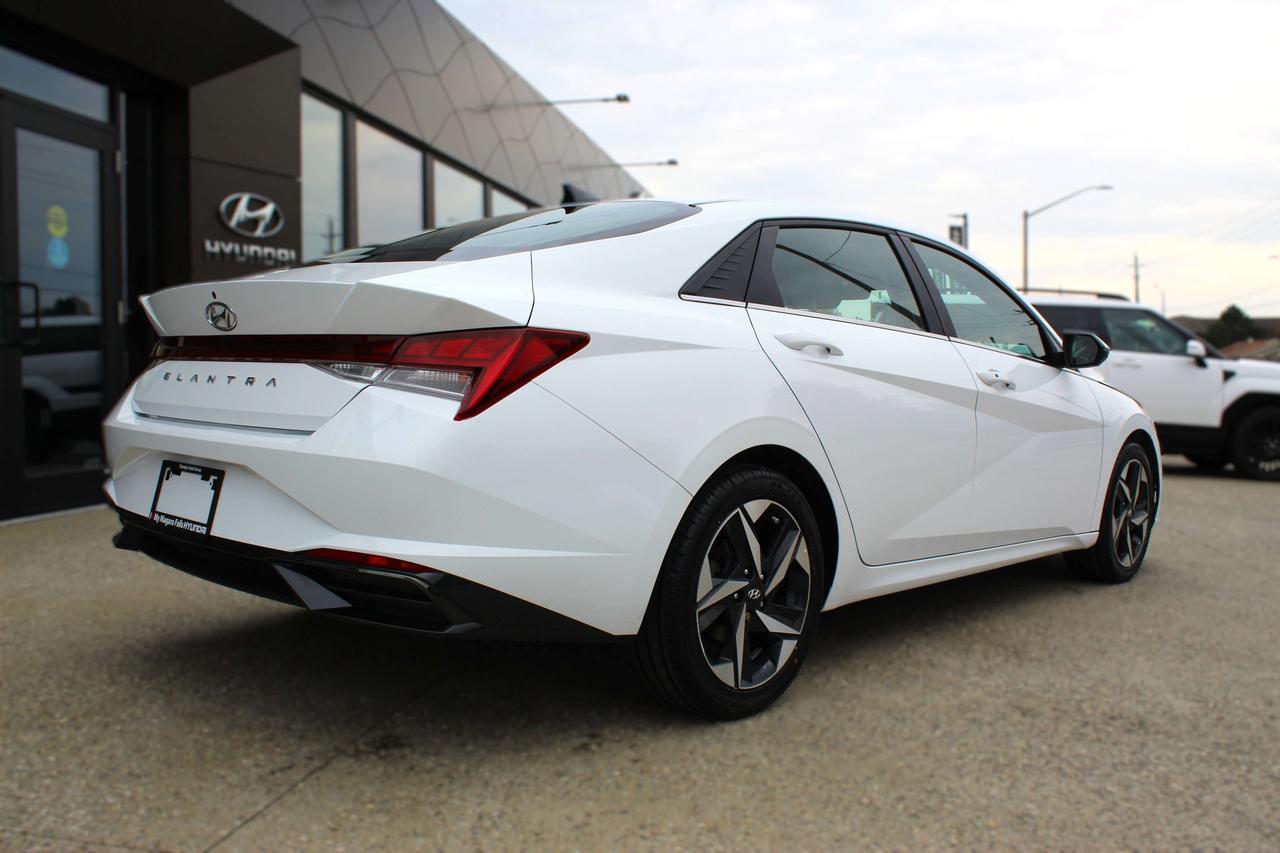 2023 Hyundai Elantra Luxury Photo