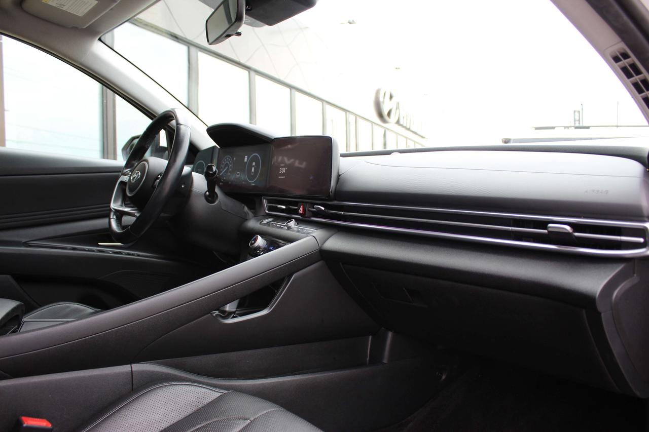 2023 Hyundai Elantra Luxury Photo