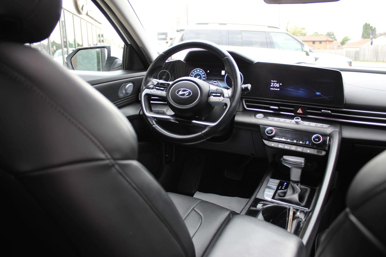 2023 Hyundai Elantra Luxury Photo